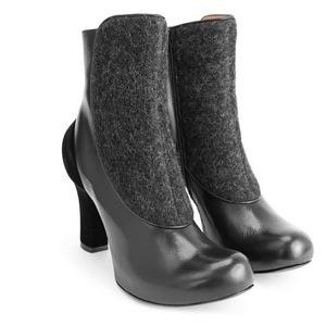 Women’s size 7 John Fluevog Balthazar Reisende Velvety Heeled Ankle Boot